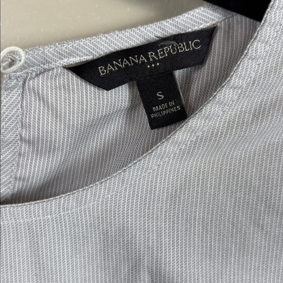 ☀️Banana Republic Front Tie Top - Picture 2 of 4